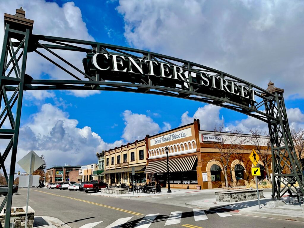 You are currently viewing Center Street Market comienza el miércoles